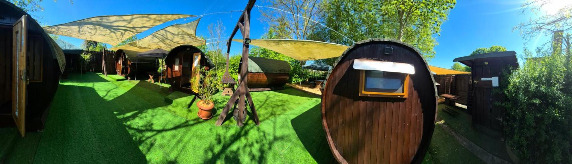 לובנאו Mini Hotel Uebernachten Im Gurkenfass מראה חיצוני תמונה